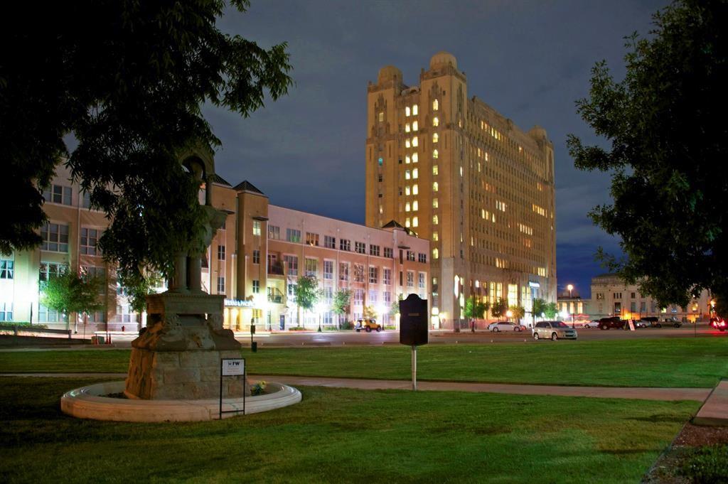 Texas & Pacific Lofts Condo - Residential