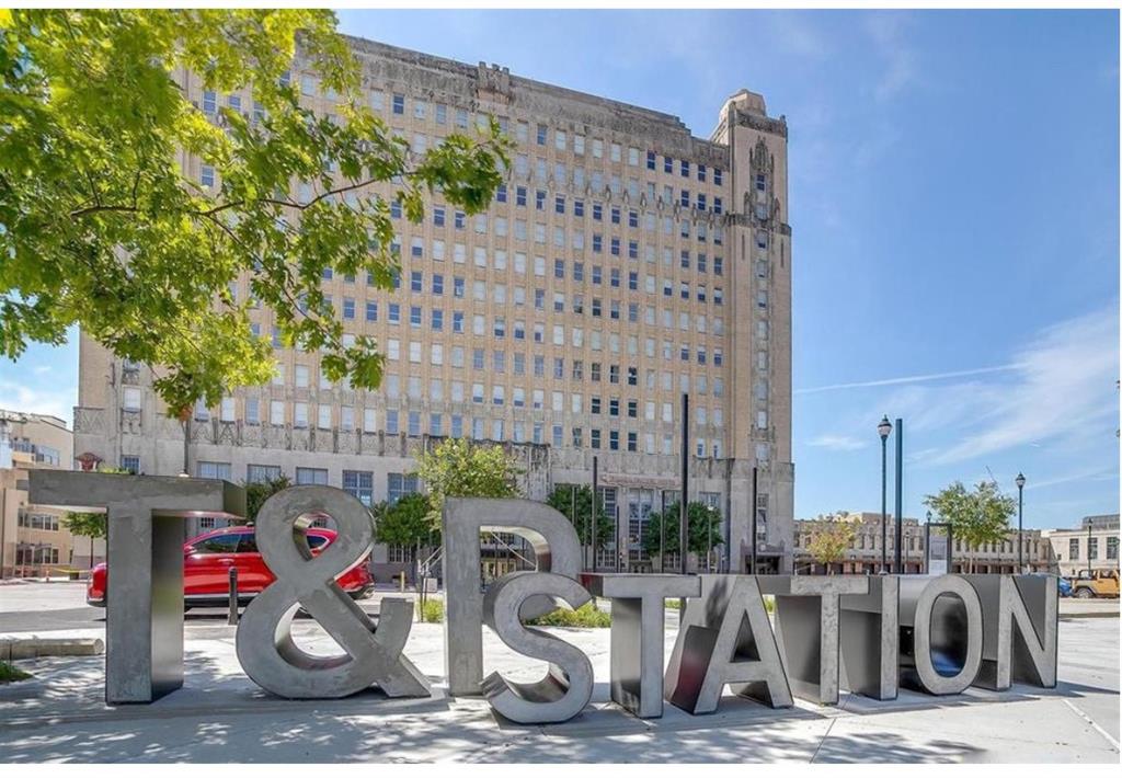 Texas & Pacific Lofts Condo - Residential