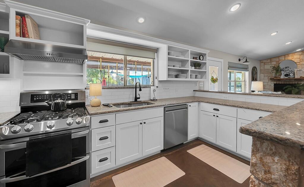 Moore Lewis - Residential