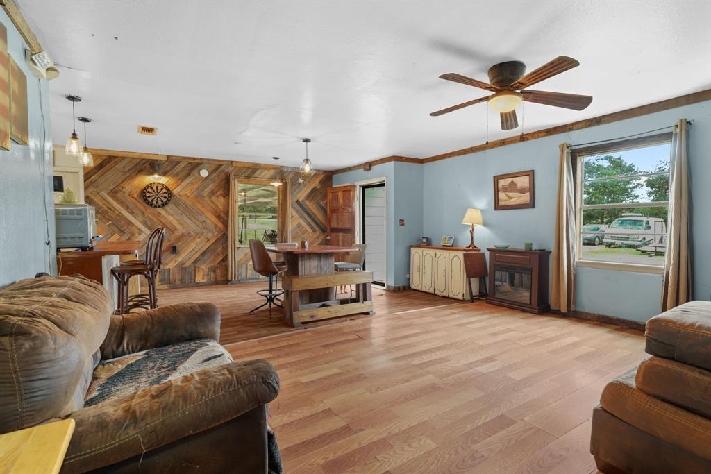 19538 Farm Road 197