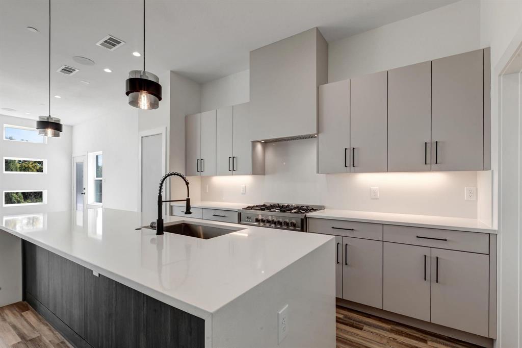 Dallas Land & Loan 02 - Residential