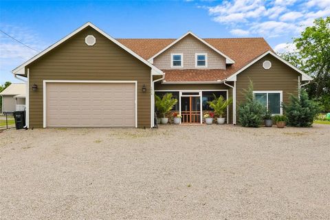 1414 Rs County Road 1605 Point TX 75472