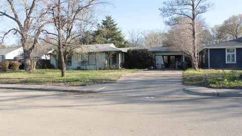826 E Texas Street Grapevine TX 76051