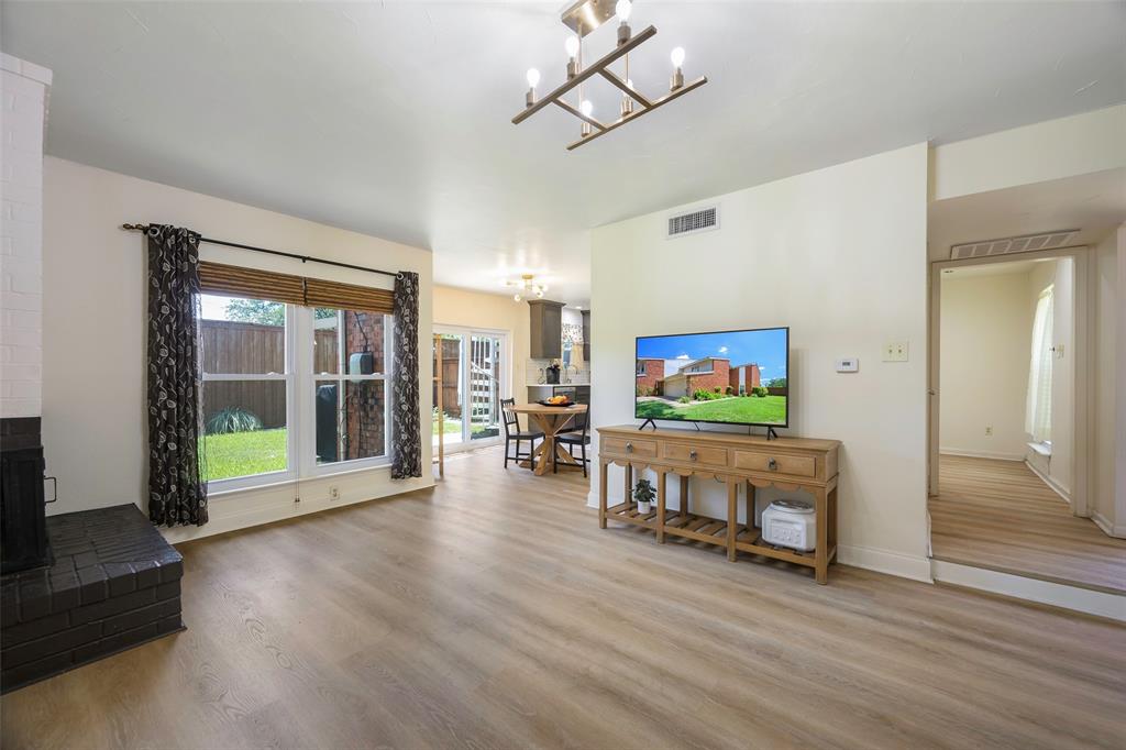 2946 Woodcroft Circle