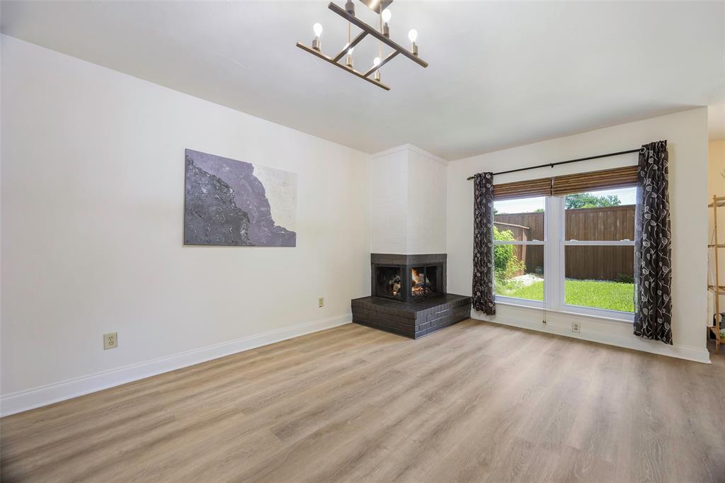 2946 Woodcroft Circle
