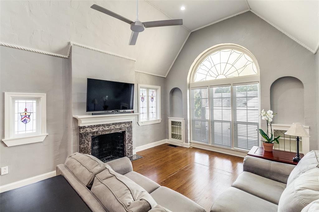 6910 Pasadena Avenue