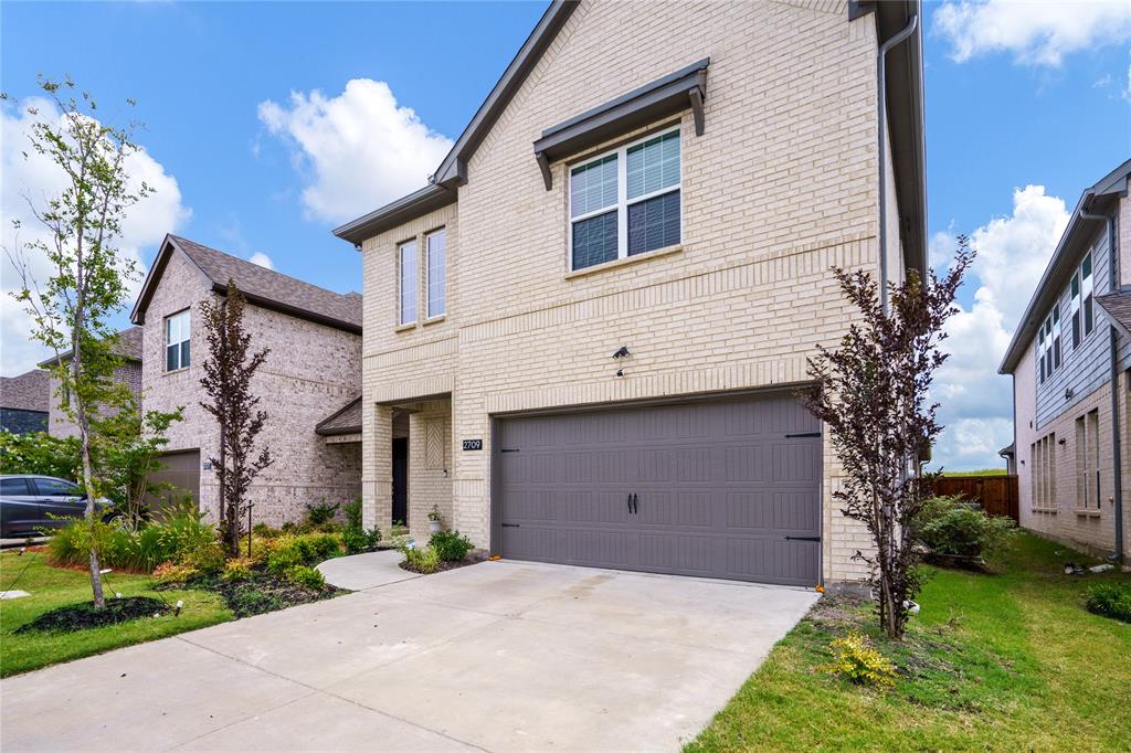 2709 Woodland Court