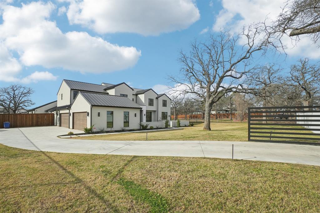 310 Shady Oaks Drive