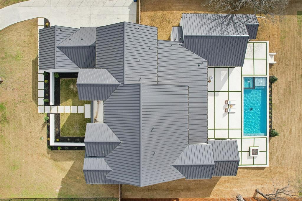 310 Shady Oaks Drive