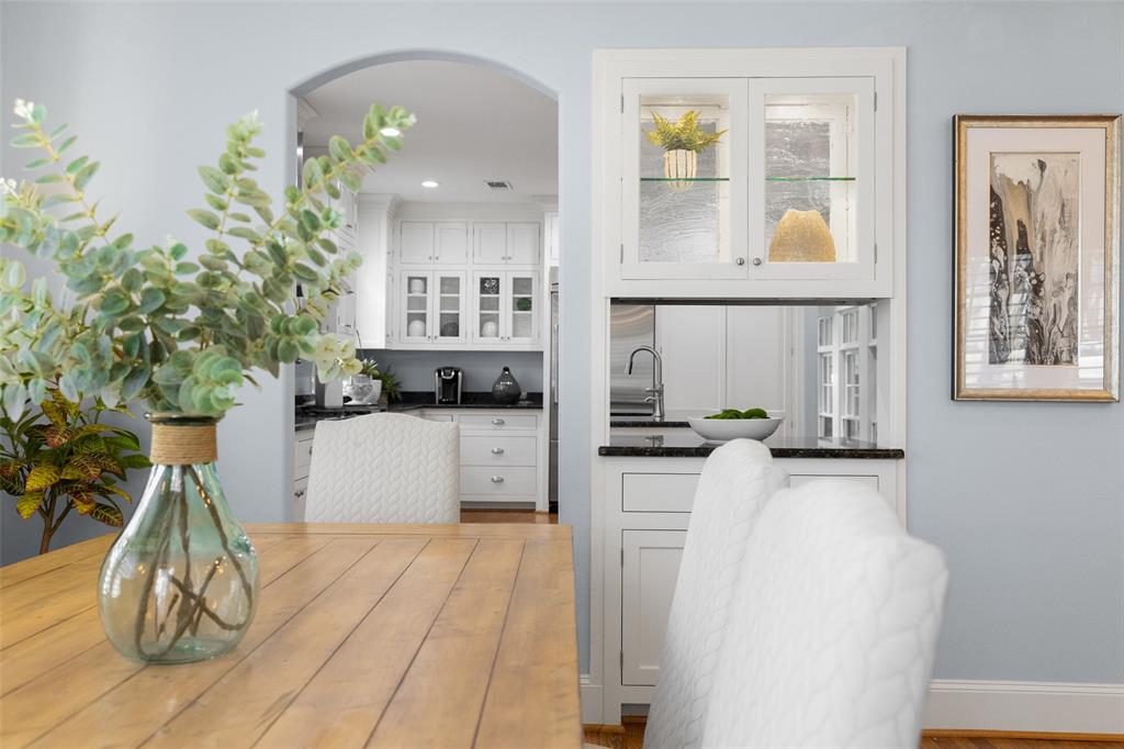 6319 Mccommas Boulevard