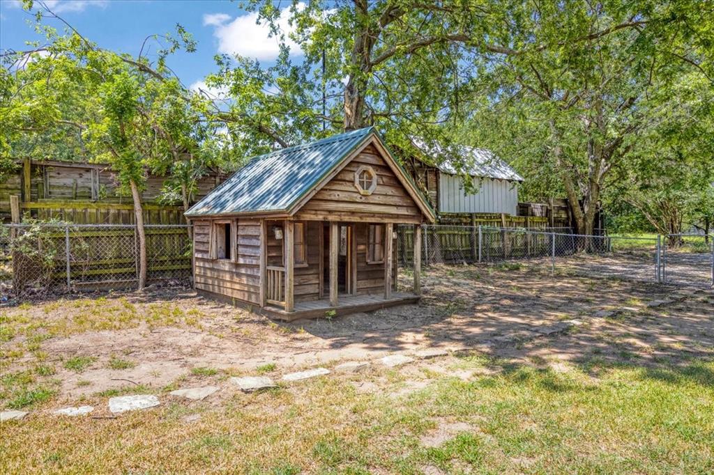 Looneys W C Add - Residential