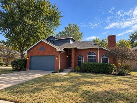 Photo of 2410 Whispering Cove CIR, Garland, TX 75044 (MLS # 21419990)