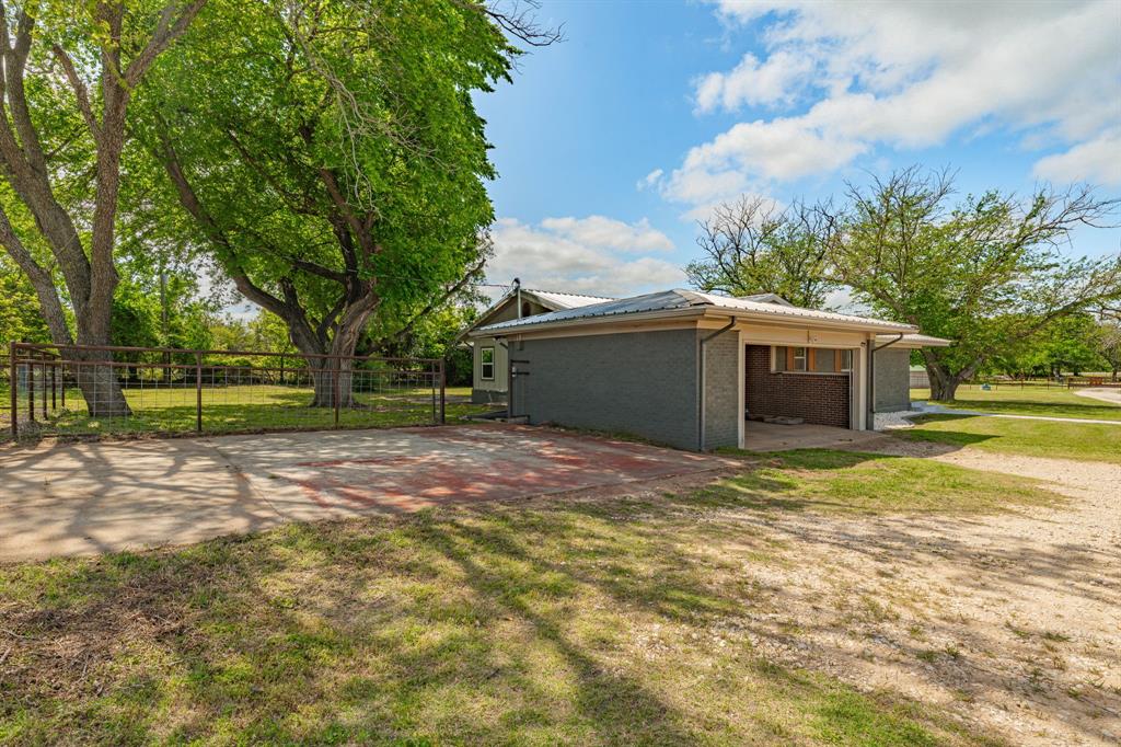 A0640 ROBERTS MATTHEW; HOUSE, SHEDS - Farm