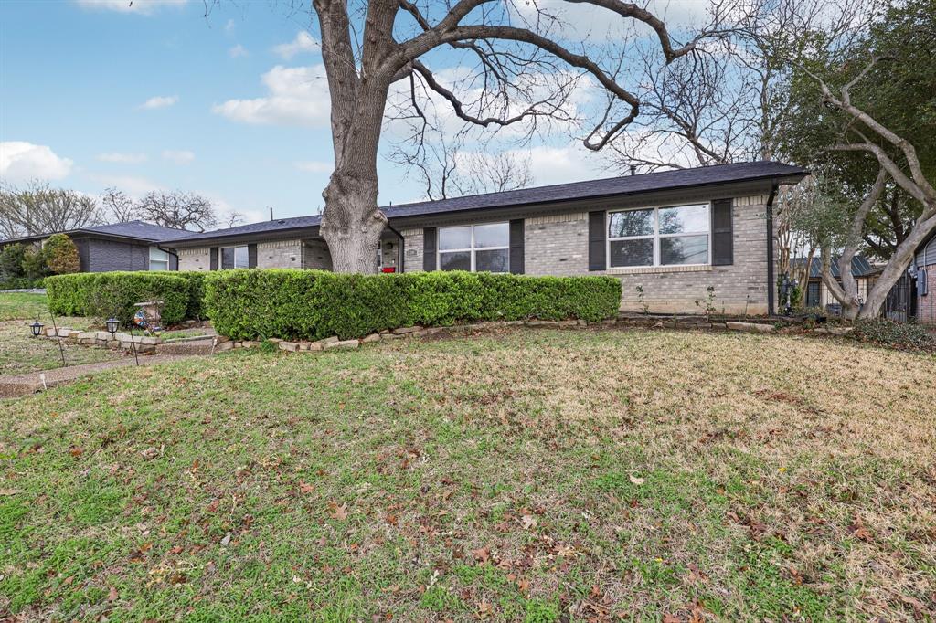 9306 Clearwater Drive