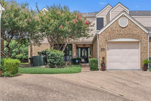 215 CIMARRON TRL APT 1, IRVING, TX 75063 - Image f218a39243d51a01ac8f2315883eb535/1764092652
