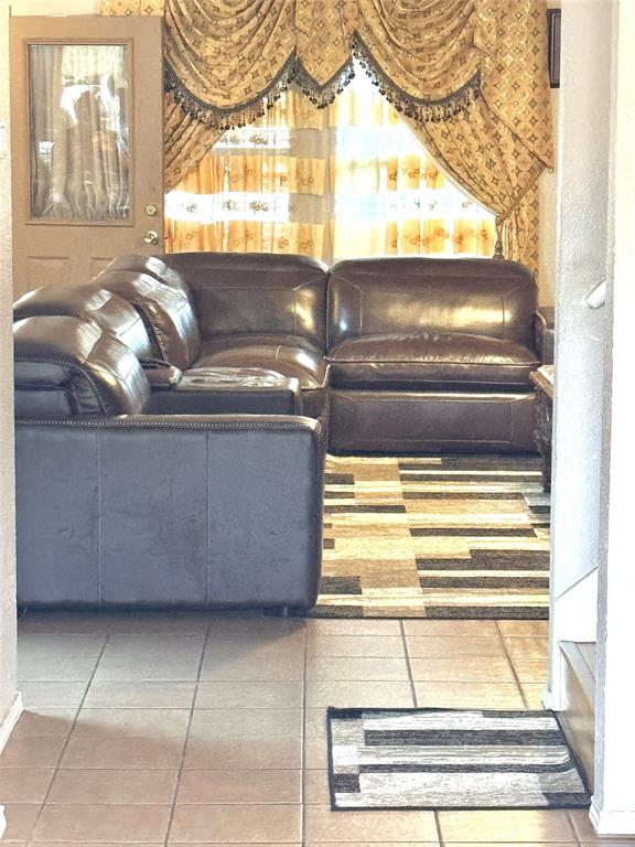 611 Pondview Drive