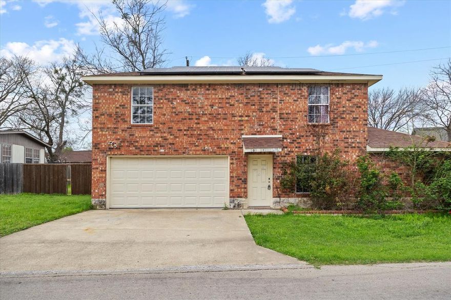 Looking for your first home or to start your investment portfolio, this one could be the one for you. 3 spacious bedrooms, all upstairs, walk in closets. Open layout downs stairs with tile floors through out the downstairs. Laminate flooring on stairs and upstairs bedrooms. Rockwall ISD schools. Move-in ready at great value!