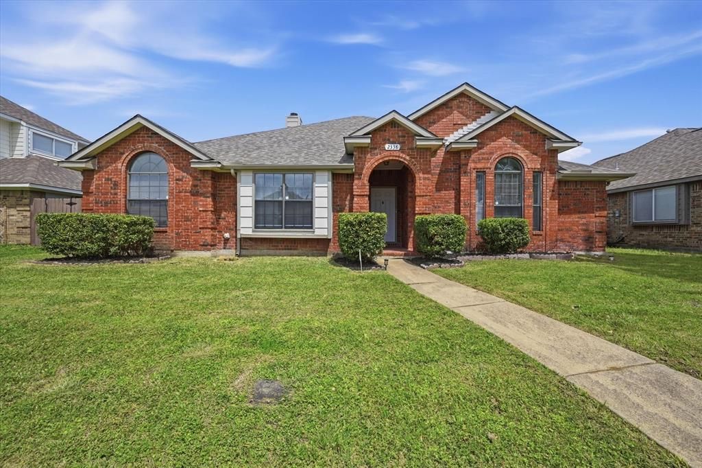 Photo of 2338 Stillwater Drive, Mesquite, TX 75181 (MLS # 21236035)
