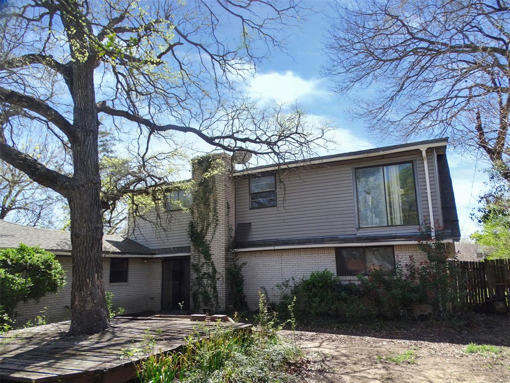 815 Wood River Road