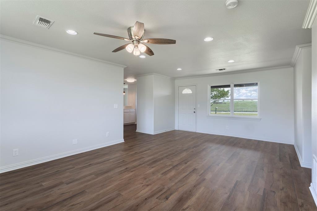 943 Lone Star Road