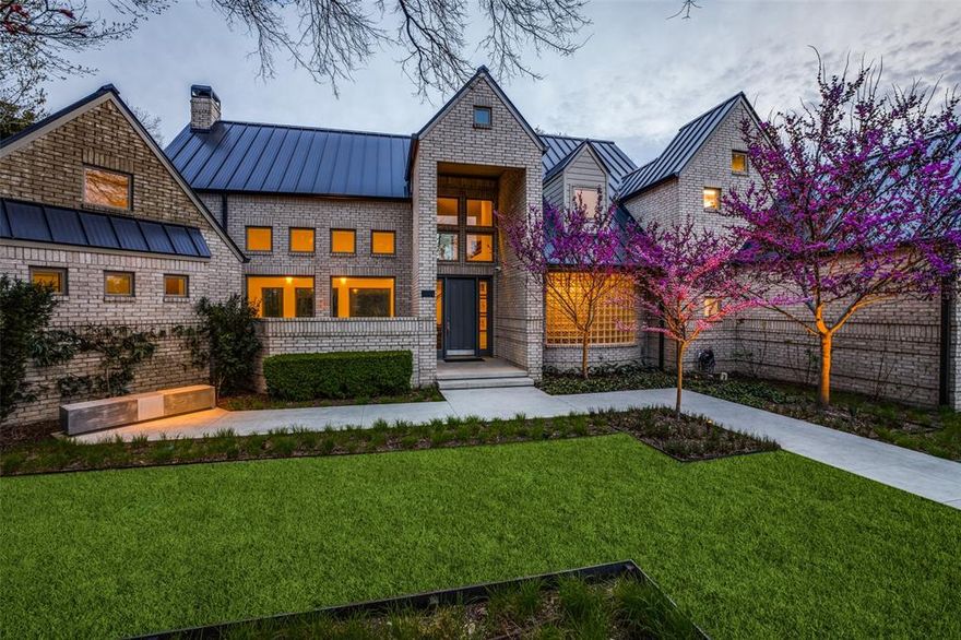 Overlooking a 9ac greenbelt with 199 feet of non stop views! Glenn Bonnick designed landscape sets the bar high and every expectation will be exceeded. Soaring ceilings and walls of windows thruout the entire house reveal the wooded greenbelt expanse. Created with a modern aesthetic, sophisticated design elements and top quality thruout for maximum views and light. The sleek kitchen features custom cabinetry, an induction cooktop, quartz surfaces and an oversize island. Totally open to the family room with oversize picture windows for light and views. The 2 story living room features walls of glass, a wood wallpapered ceiling and dramatic fireplace. Every element of the primary bathroom is meant to soothe and refresh with a steam shower and jetted tub in the wet room, a heated lounger with fireplace and TV, heated floors, dual vanities clad in marble, individual commodes and walk in closets. Three bedrooms (one is configured as a gym), a living area plus bonus storage room are upstairs