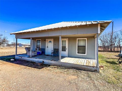 428 E 8th Street Aspermont TX 79502
