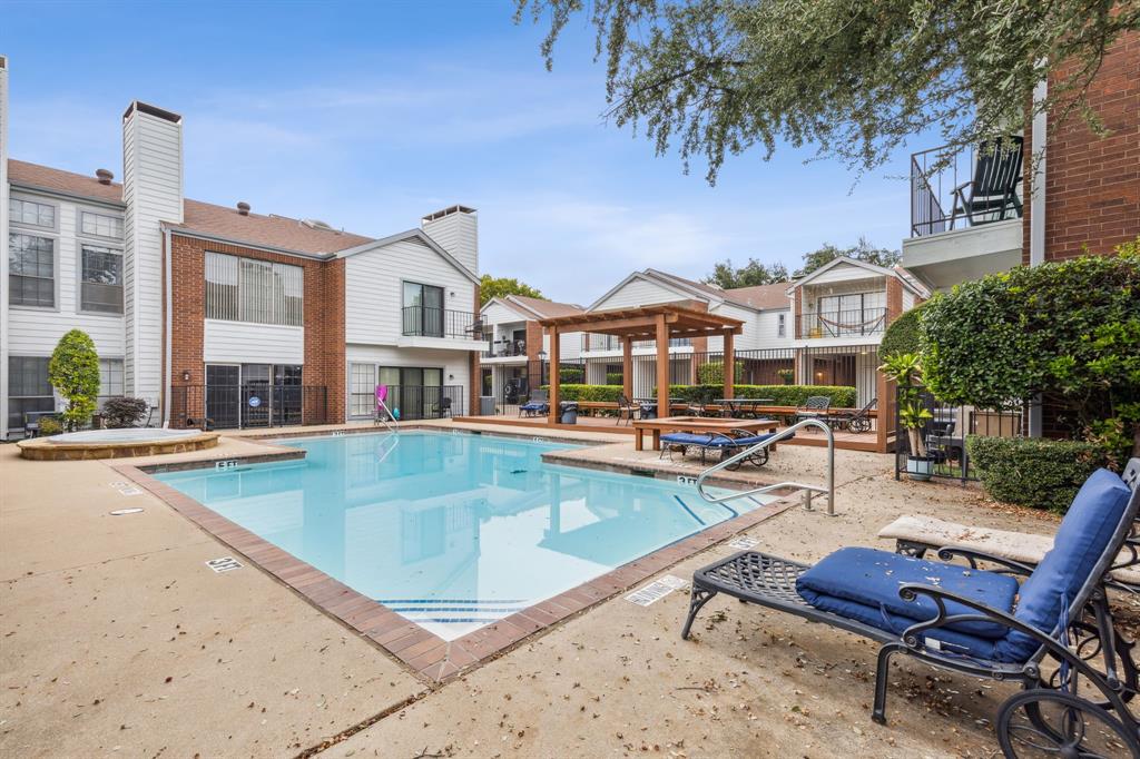 Boardwalk On The Pkwy Condos - Residential