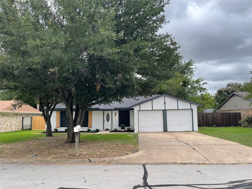 Beautifully remodeled 3 bedroom home in Mansfield. Home features a new roof, fresh paint inside and outside, new water resistant laminate floor, granite countertop and renovated bathrooms.  Fresh updates throughout! The large Living room connects to the kitchen which features a big island and plenty of storage space. The backyard outdoor space with its open patio is perfect for family and entertaining! This home is ready to move in! Minutes from historic downtown, shopping, restaurants, award winning parks and schools. Applicants can apply at Rent Spree. There is a $38 application fee payable directly to Rent Spree.

DEPOSIT DUE AT THE TIME OF LEASE SIGNING. PETS ARE CASE BY CASE. 2 PETS MAXIMUM. TENANT & TENANT AGENTS TO VERIFY ALL INFORMATION INCLUDING SCHOOL & MEASUREMENTS.