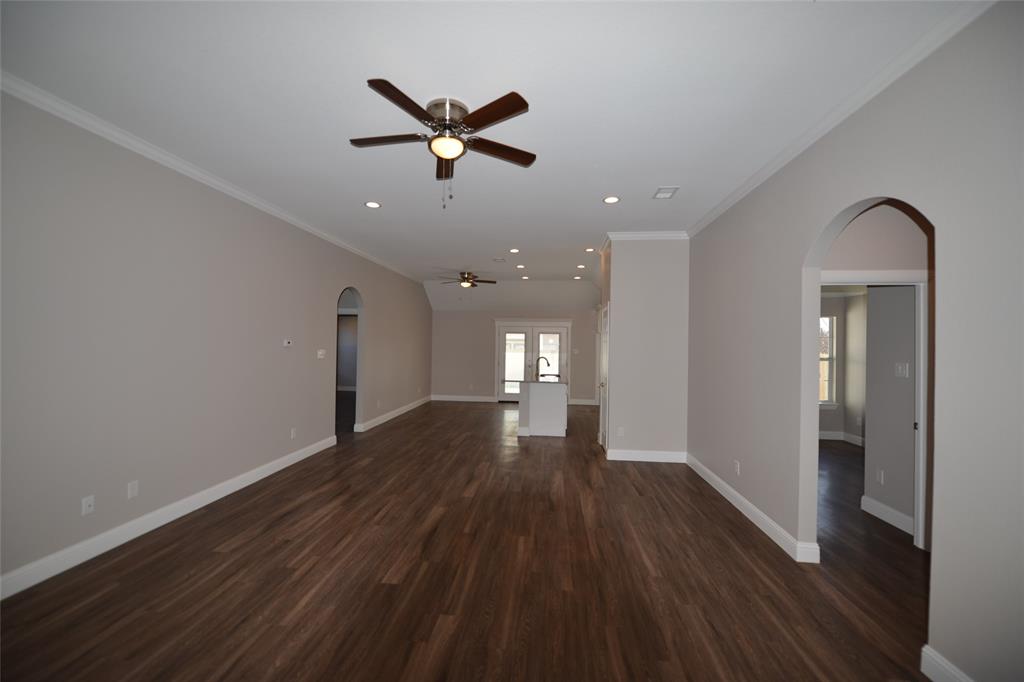 Photo 7 of 18 of 1001 W Milam Street house