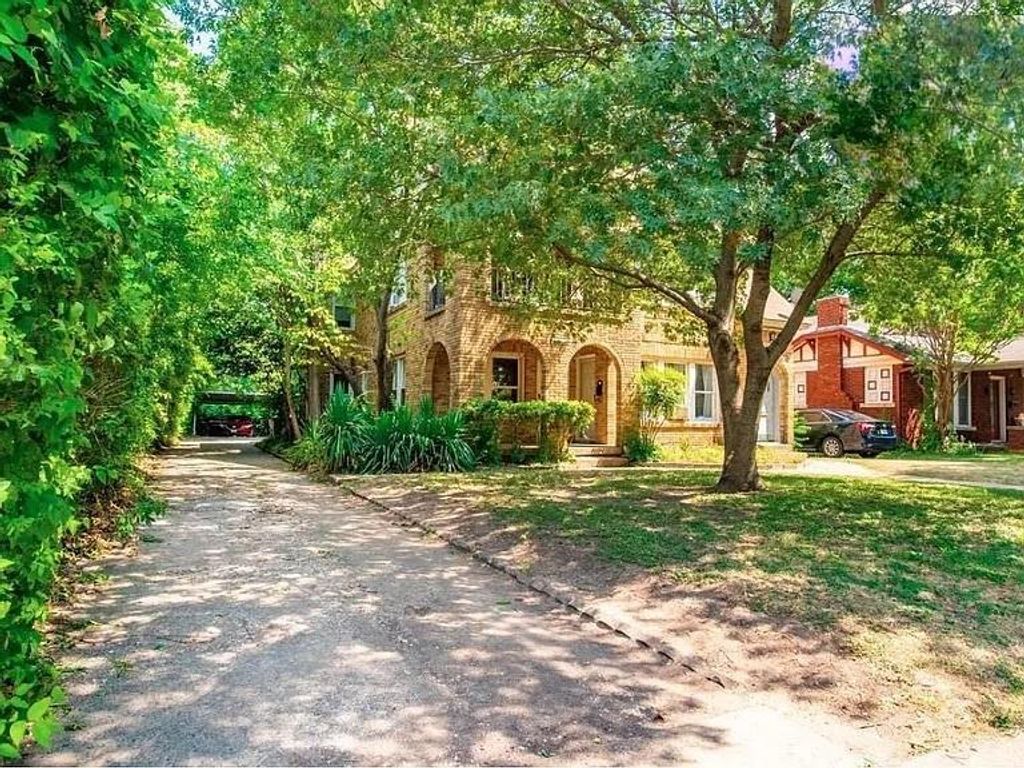 Photo of 5930 Victor Street #1, Dallas, TX 75214 (MLS # 21187157)