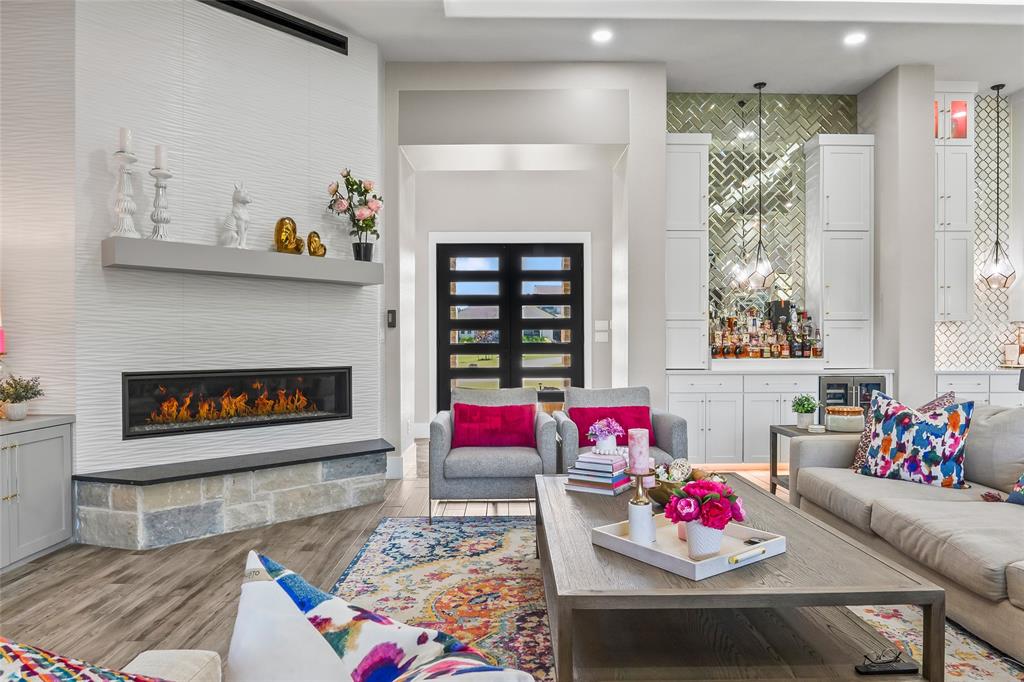 1889 Creekview Court