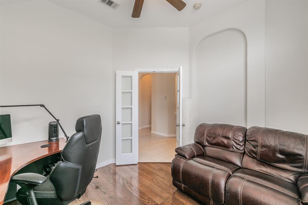 941 Sequoia Way