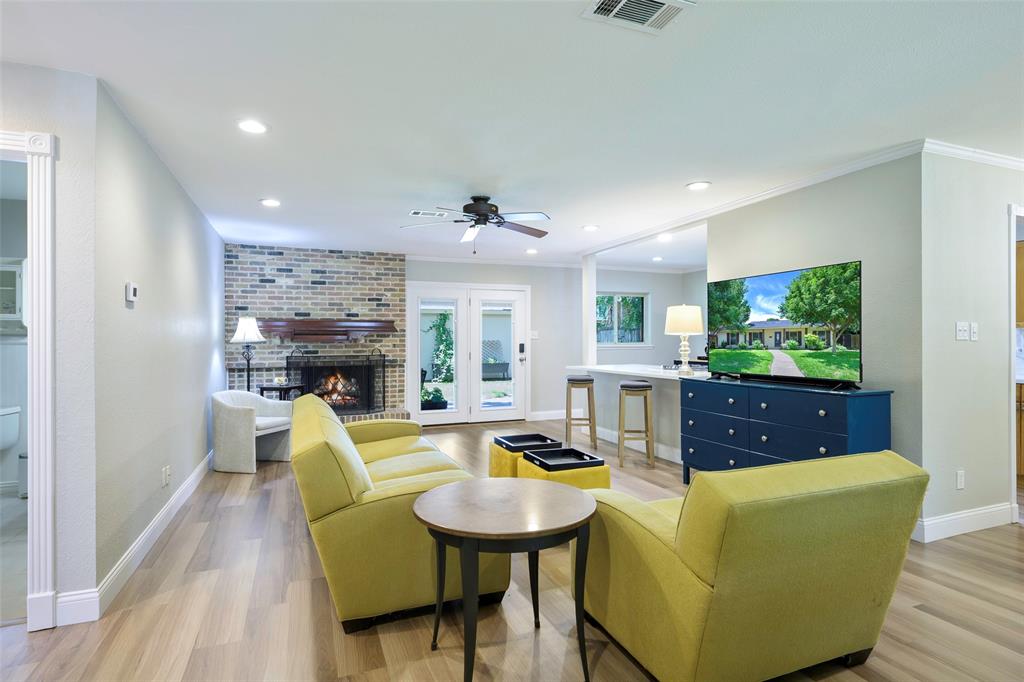909 Redwood Drive