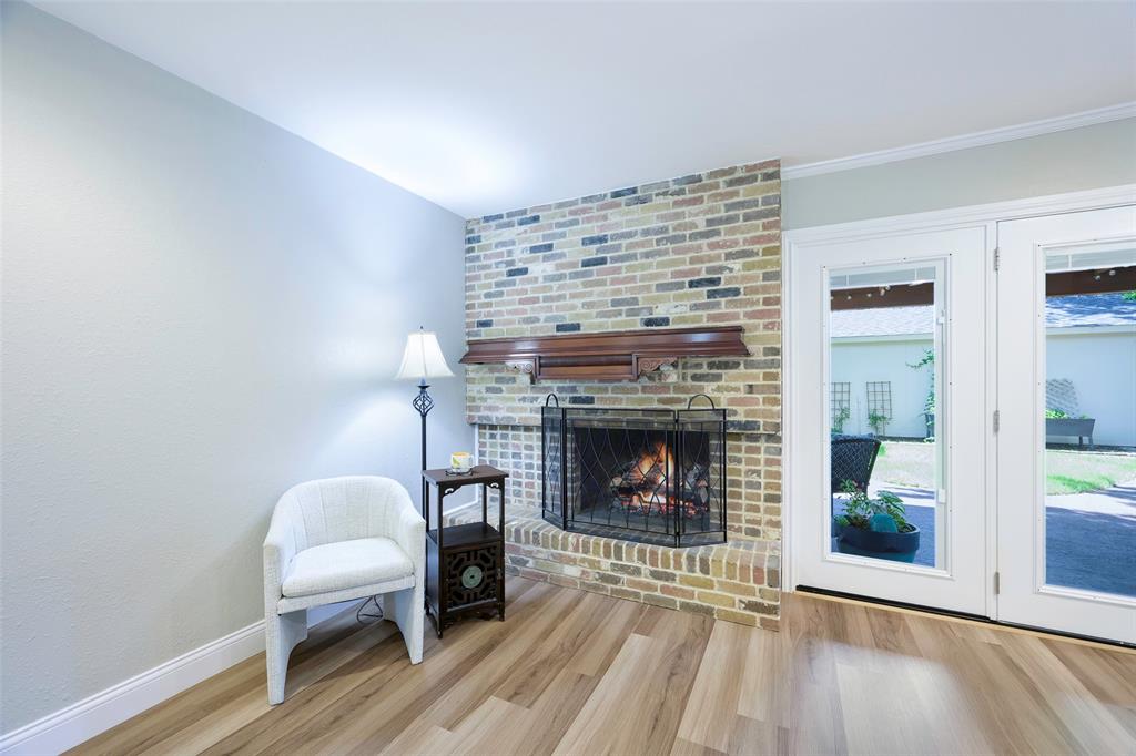 909 Redwood Drive