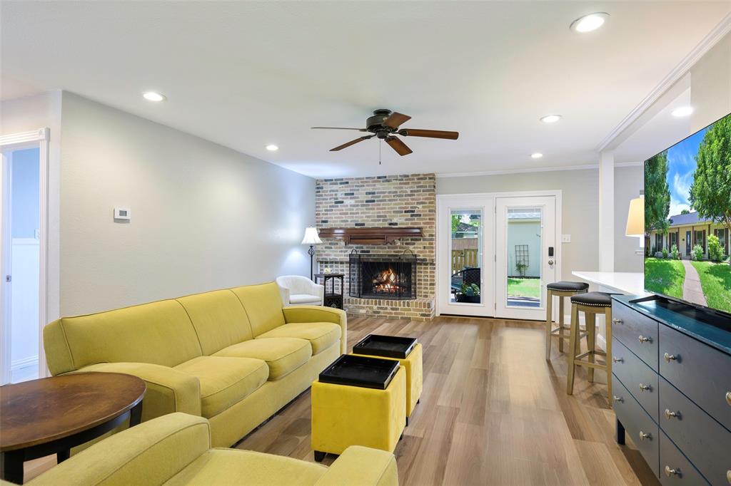 909 Redwood Drive