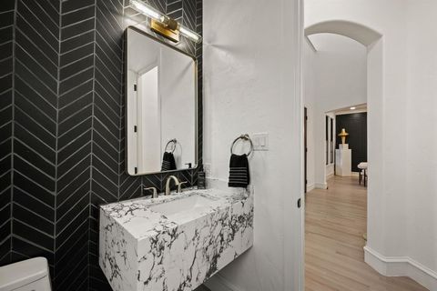 Tiny photo for 320 W Highland Street, Southlake, TX 76092 (MLS # 20997104)