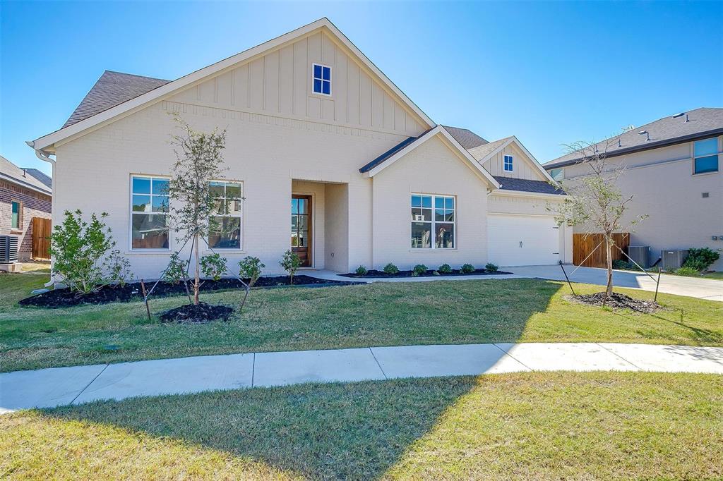 408 E Paddock