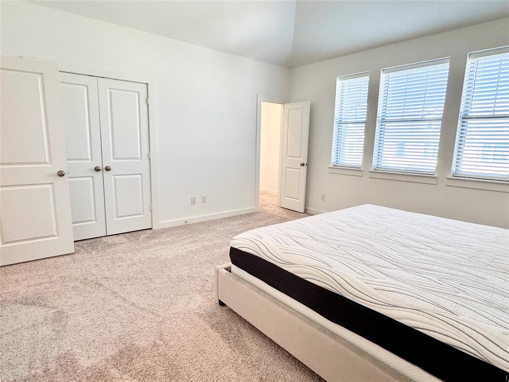 IRON HORSE COMMONS - Residential Lease