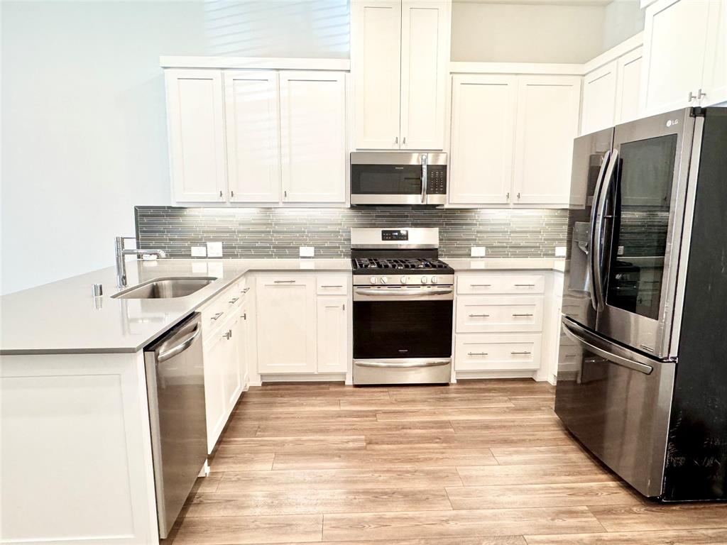 IRON HORSE COMMONS - Residential Lease