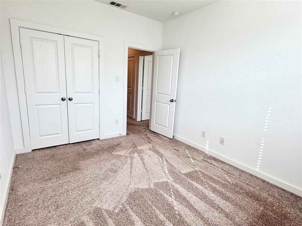 IRON HORSE COMMONS - Residential Lease