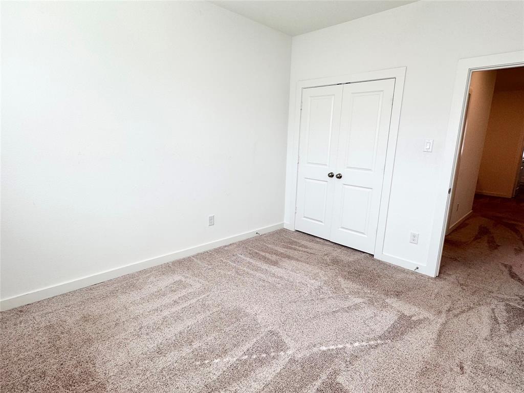 IRON HORSE COMMONS - Residential Lease