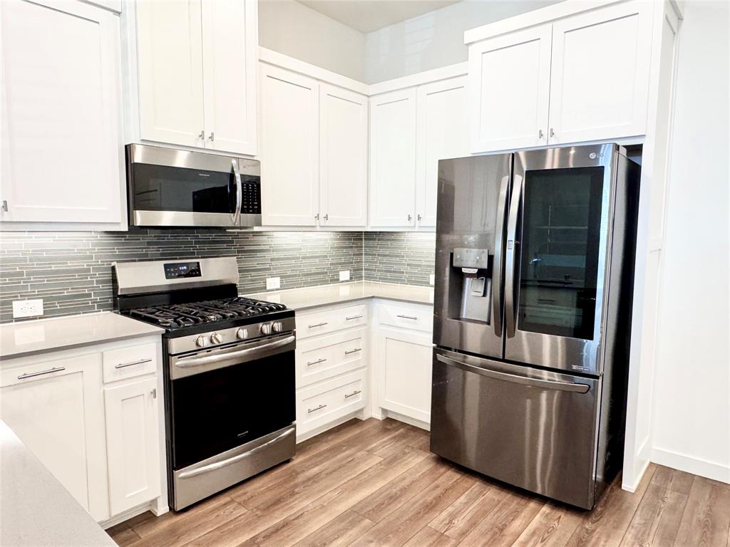 IRON HORSE COMMONS - Residential Lease