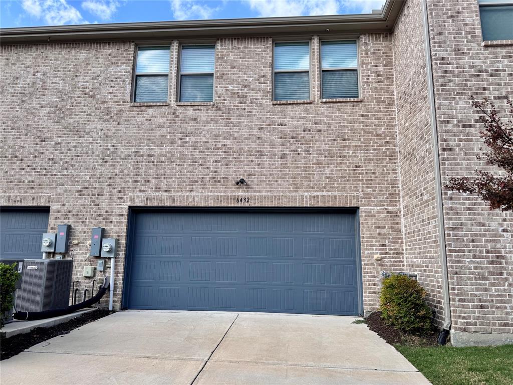 IRON HORSE COMMONS - Residential Lease