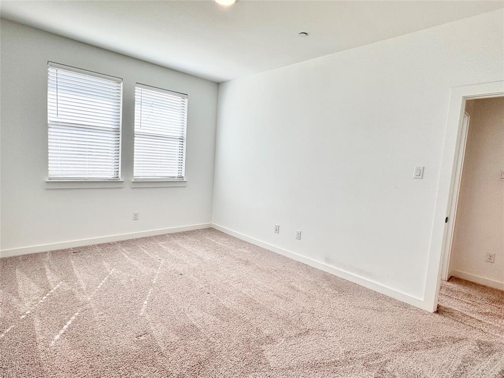 IRON HORSE COMMONS - Residential Lease