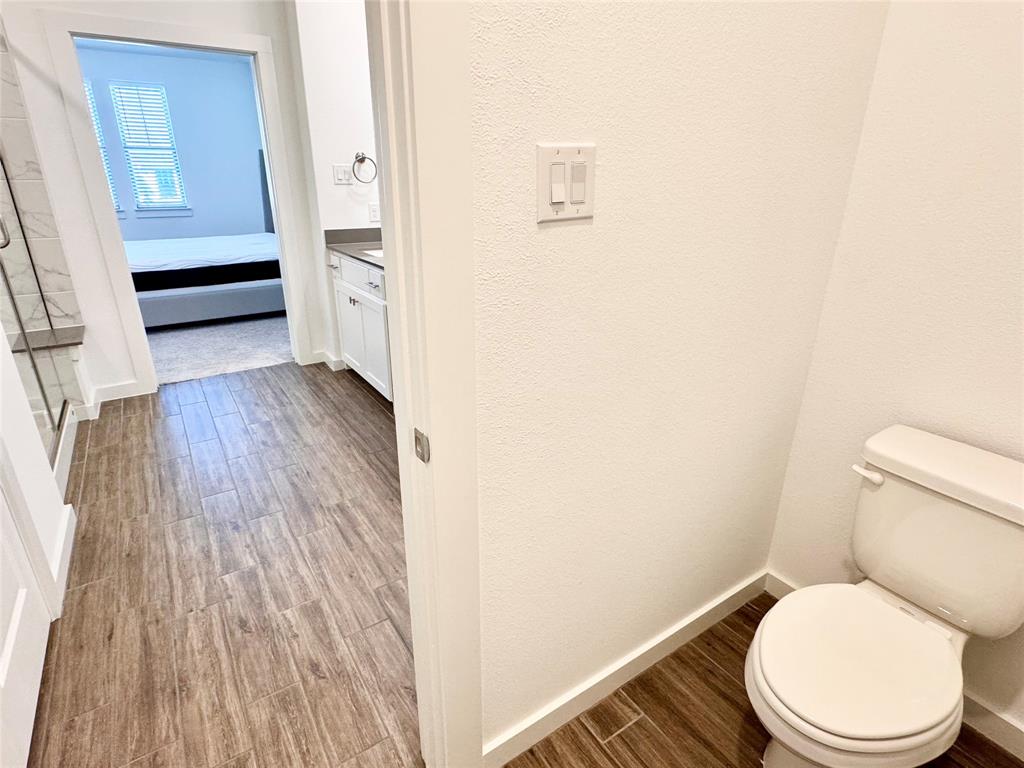 IRON HORSE COMMONS - Residential Lease