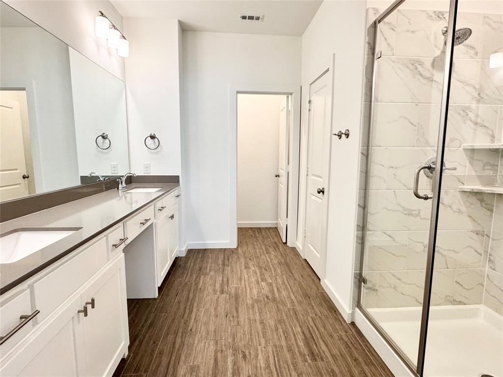 IRON HORSE COMMONS - Residential Lease