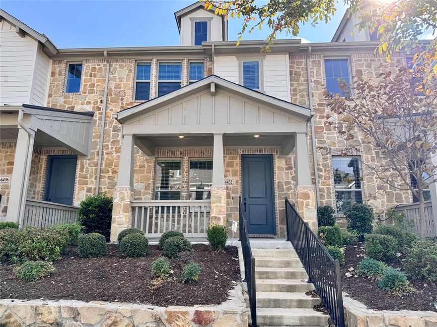 This beautifully well-kept 3-bedroom, 2.5-bathroom condo is situated in a highly sought-after neighborhood! It is just minutes from premier shopping centers, surrounded by diverse restaurants and entertainment options, and has easy access to major highways. Call us today to schedule your viewing!