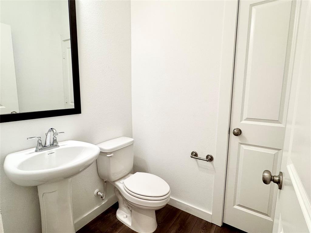 IRON HORSE COMMONS - Residential Lease