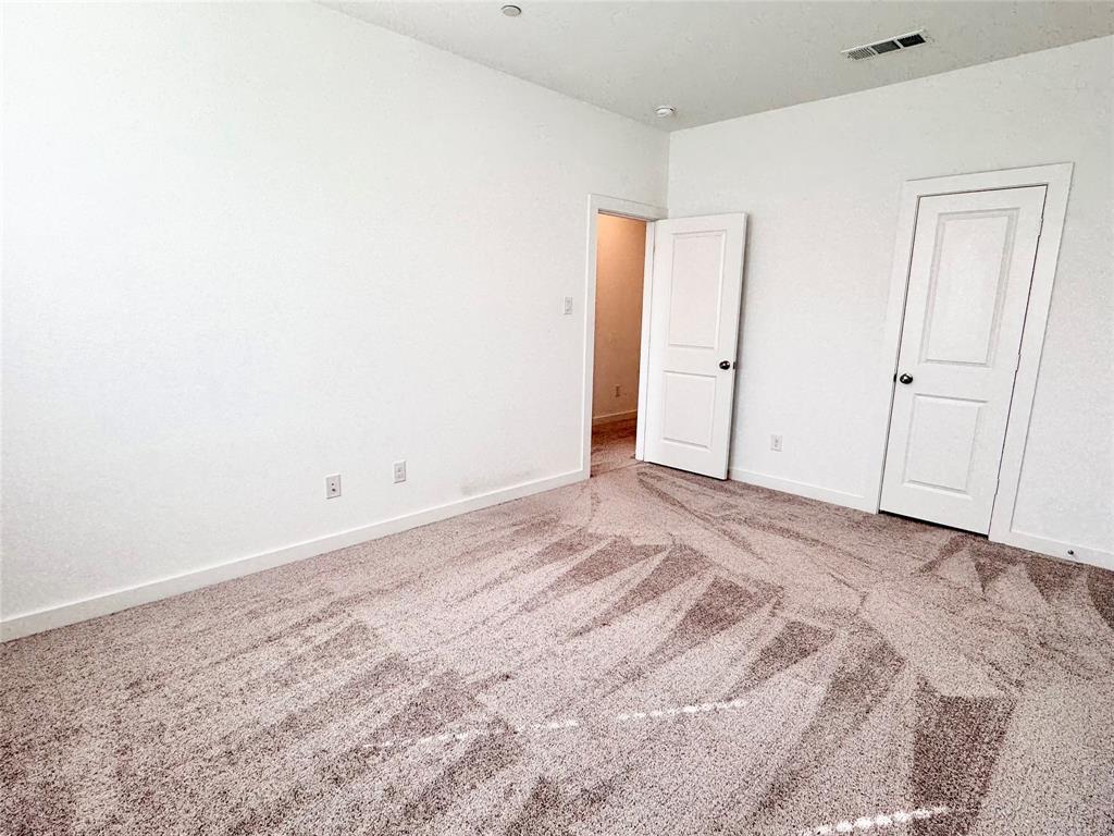 IRON HORSE COMMONS - Residential Lease