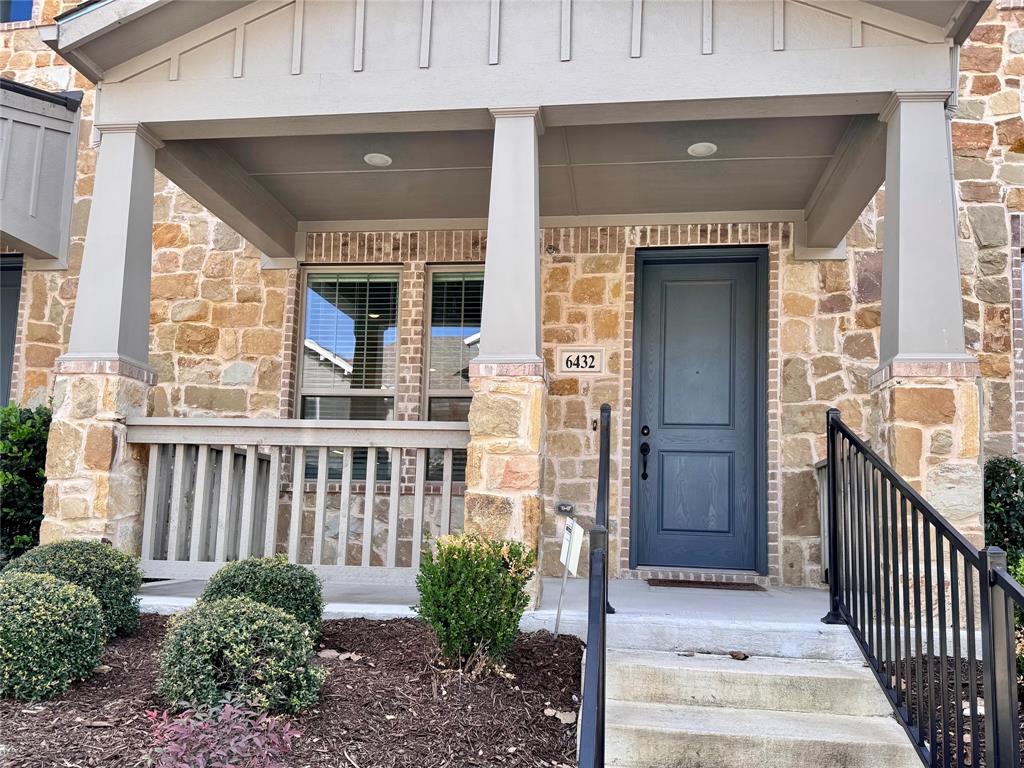 IRON HORSE COMMONS - Residential Lease